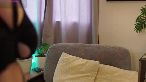 Blue online show from February 9, 7:29 pm