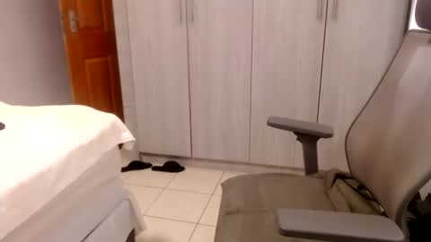 spykeXtee online show from February 4, 4:59 am