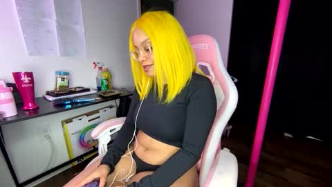 xStarGazingx online show from May 1, 4:28 am
