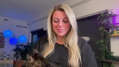 Snapshot of xstellabeex chatting on January 10, 10:46 pm xstellabeex online show from January 10, 10:46 pm