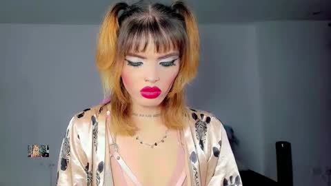 Snapshot of xthesexyboyx chatting on September 21, 3:41 am Femboy Exotic online show from September 21, 3:41 am