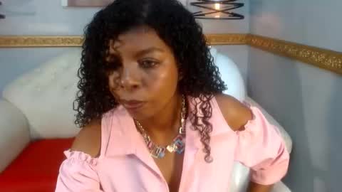 Snapshot of xtinarave chatting on June 1, 7:15 pm xtinarave online show from June 1, 7:15 pm