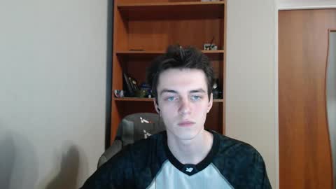 Snapshot of xtraqqq chatting on October 9, 9:13 pm traqqq online show from October 9, 9:13 pm