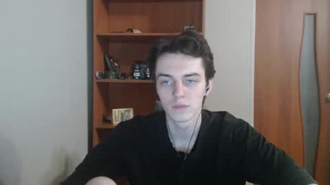 Snapshot of xtraqqq chatting on December 3, 7:12 pm traqqq online show from December 3, 7:12 pm