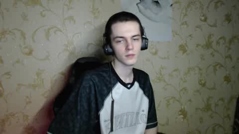 traqqq online show from March 6, 9:22 pm