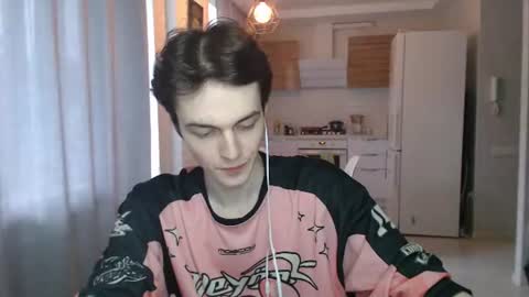traqqq online show from June 25, 2:32 pm