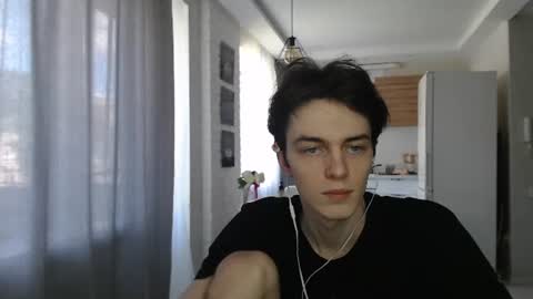 traqqq online show from June 27, 8:52 am
