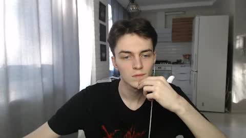 traqqq online show from June 30, 3:02 pm