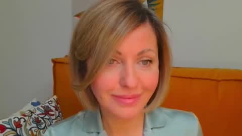 xvaleriax0 online show from February 1, 7:23 pm