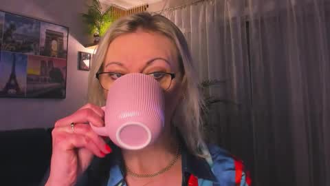 Vanessa online show from February 10, 6:12 pm