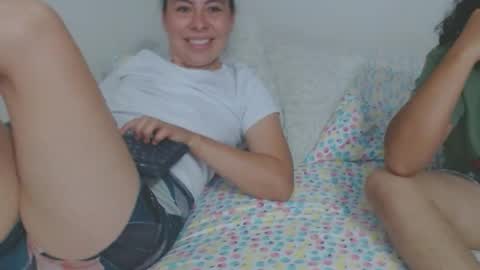 Gabriela and Camila online show from January 29, 10:01 pm