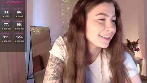 Snapshot of xx_courtneyy_xx chatting on May 30, 5:15 am xx_courtneyy_xx online show from May 30, 5:15 am
