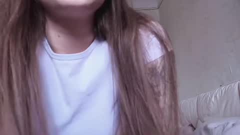 Snapshot of xx_courtneyy_xx chatting on July 16, 7:47 am xx_courtneyy_xx online show from July 16, 7:47 am