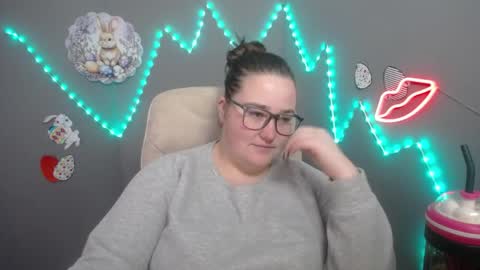 Snapshot of xx_daniella_xx chatting on April 9, 6:19 am xx daniella xx online show from April 9, 6:19 am