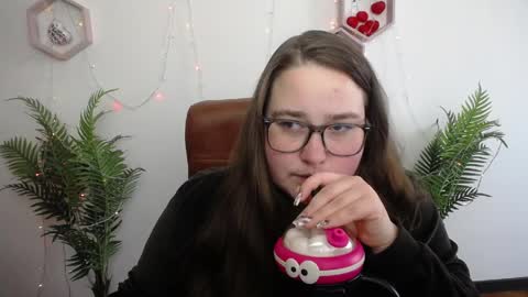 Snapshot of xx_daniella_xx chatting on April 13, 6:30 am xx daniella xx online show from April 13, 6:30 am