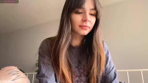 Snapshot of xx_lily chatting on March 30, 9:21 am Lily online show from March 30, 9:21 am