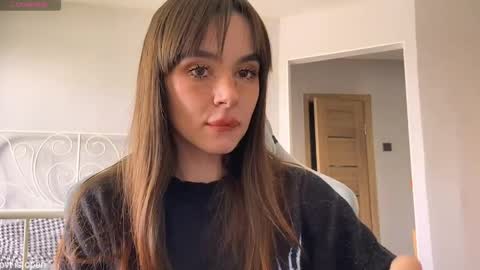 Lily online show from May 1, 11:15 am