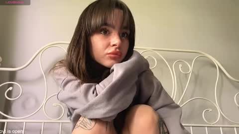 Lily online show from May 18, 11:49 am