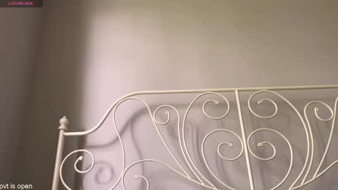 Lily online show from May 22, 12:11 pm
