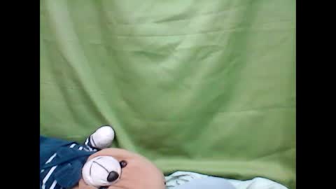 Snapshot of xx_winwin_xx chatting on December 20, 8:28 am Mariel online show from December 20, 8:28 am