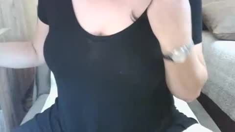 HotMomAlex online show from June 8, 7:47 pm