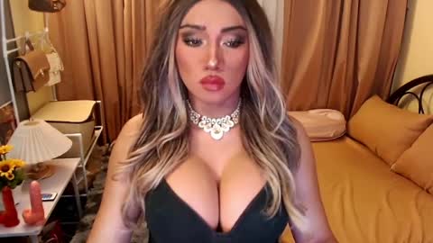 Snapshot of xxcinddyxx chatting on April 7, 4:40 pm cinddy online show from April 7, 4:40 pm