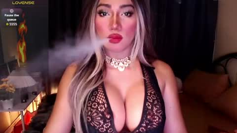 Snapshot of xxcinddyxx chatting on June 10, 6:34 am cinddy online show from June 10, 6:34 am