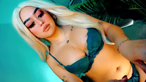 Snapshot of xxcumcatcherxx chatting on March 22, 1:20 am Jane online show from March 22, 1:20 am