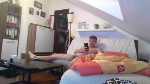 Snapshot of xxdirty_slut_boyxx chatting on November 6, 6:14 am xxdirty_slut_boyxx online show from November 6, 6:14 am