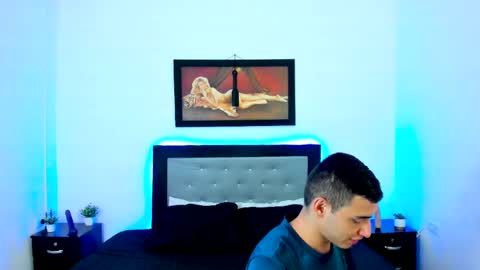 Snapshot of xxhoty0ung_boysxx chatting on March 8, 2:51 pm David and Mike online show from March 8, 2:51 pm
