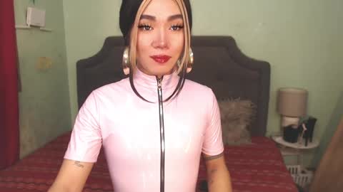 Snapshot of xxkagura_hugecock_69xx chatting on December 16, 11:18 pm Kagura online show from December 16, 11:18 pm
