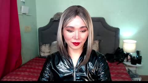 Snapshot of xxkagura_hugecock_69xx chatting on February 2, 5:48 pm Kagura online show from February 2, 5:48 pm