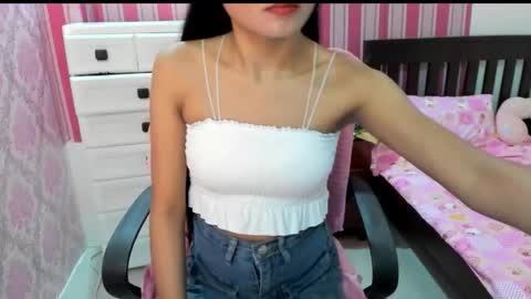 Snapshot of xxkayjeanxx chatting on March 16, 6:06 am Aya online show from March 16, 6:06 am