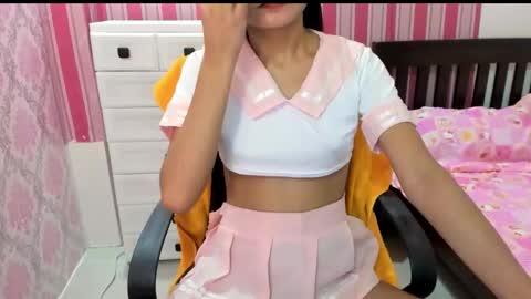 Snapshot of xxkayjeanxx chatting on March 21, 8:23 pm Aya online show from March 21, 8:23 pm