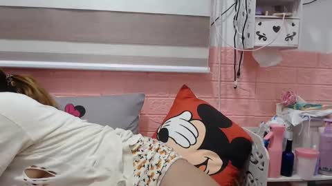 Snapshot of xxkryzelxx chatting on December 5, 6:00 pm Dhel online show from December 5, 6:00 pm