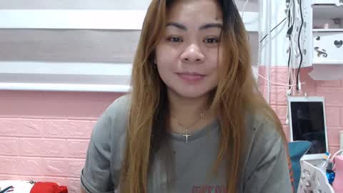 Snapshot of xxkryzelxx chatting on December 7, 5:09 pm Dhel online show from December 7, 5:09 pm