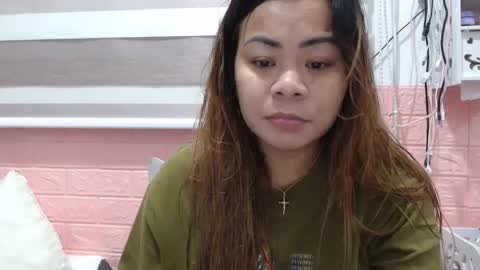 Snapshot of xxkryzelxx chatting on December 10, 1:00 pm Dhel online show from December 10, 1:00 pm