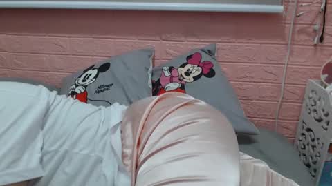 Snapshot of xxkryzelxx chatting on January 21, 8:43 pm Dhel online show from January 21, 8:43 pm