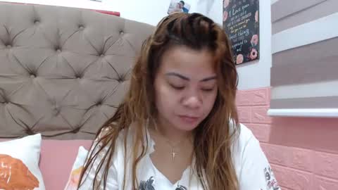 Snapshot of xxkryzelxx chatting on February 19, 5:06 pm Dhel online show from February 19, 5:06 pm