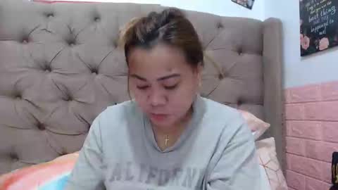 Snapshot of xxkryzelxx chatting on February 27, 5:04 pm Dhel online show from February 27, 5:04 pm