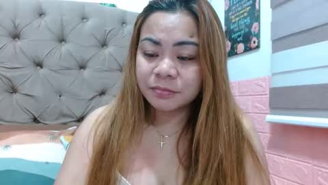 Snapshot of xxkryzelxx chatting on March 6, 5:33 pm Dhel online show from March 6, 5:33 pm