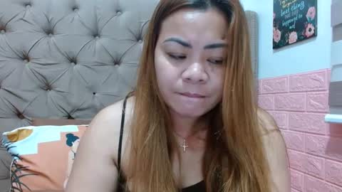 Snapshot of xxkryzelxx chatting on March 7, 4:44 pm Dhel online show from March 7, 4:44 pm