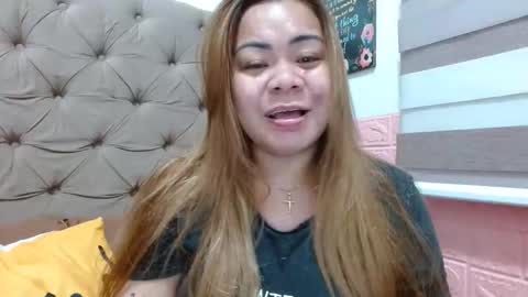 Snapshot of xxkryzelxx chatting on October 16, 5:14 pm Dhel online show from October 16, 5:14 pm