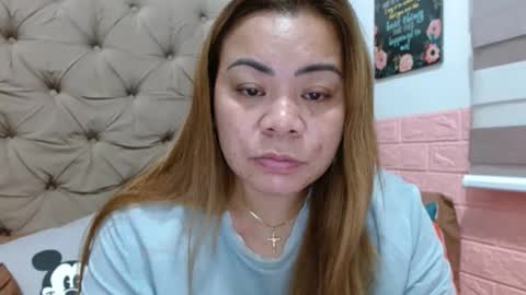 Snapshot of xxkryzelxx chatting on October 22, 5:34 pm Dhel online show from October 22, 5:34 pm