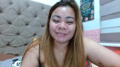 Snapshot of xxkryzelxx chatting on November 8, 2:28 pm Dhel online show from November 8, 2:28 pm