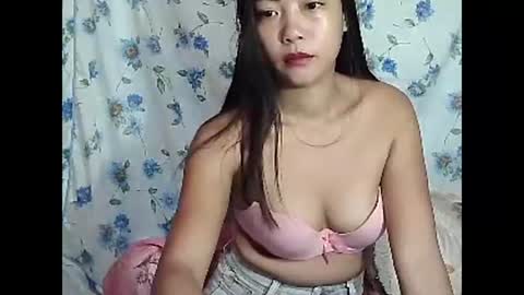 xxkylie18 online show from September 22, 7:05 pm