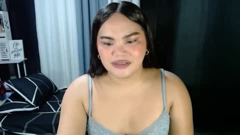 Kylie Smith online show from November 17, 12:44 pm