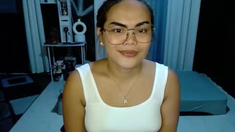 Kylie Smith online show from March 3, 11:16 am