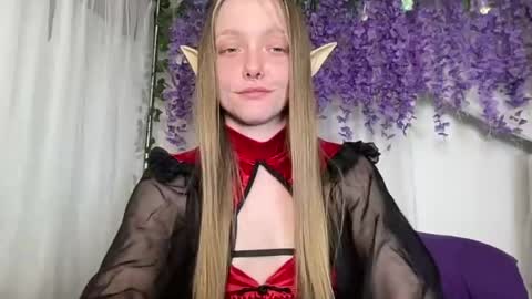 Snapshot of xxloveanastasia chatting on June 29, 3:01 pm LoveAnastasia online show from June 29, 3:01 pm