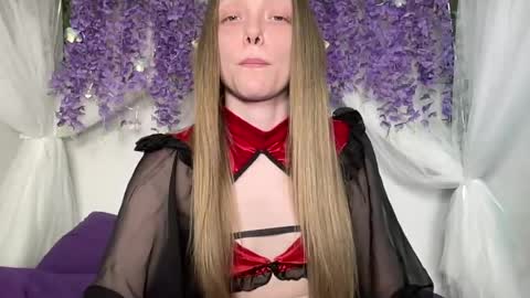 Snapshot of xxloveanastasia chatting on July 28, 2:35 pm LoveAnastasia online show from July 28, 2:35 pm